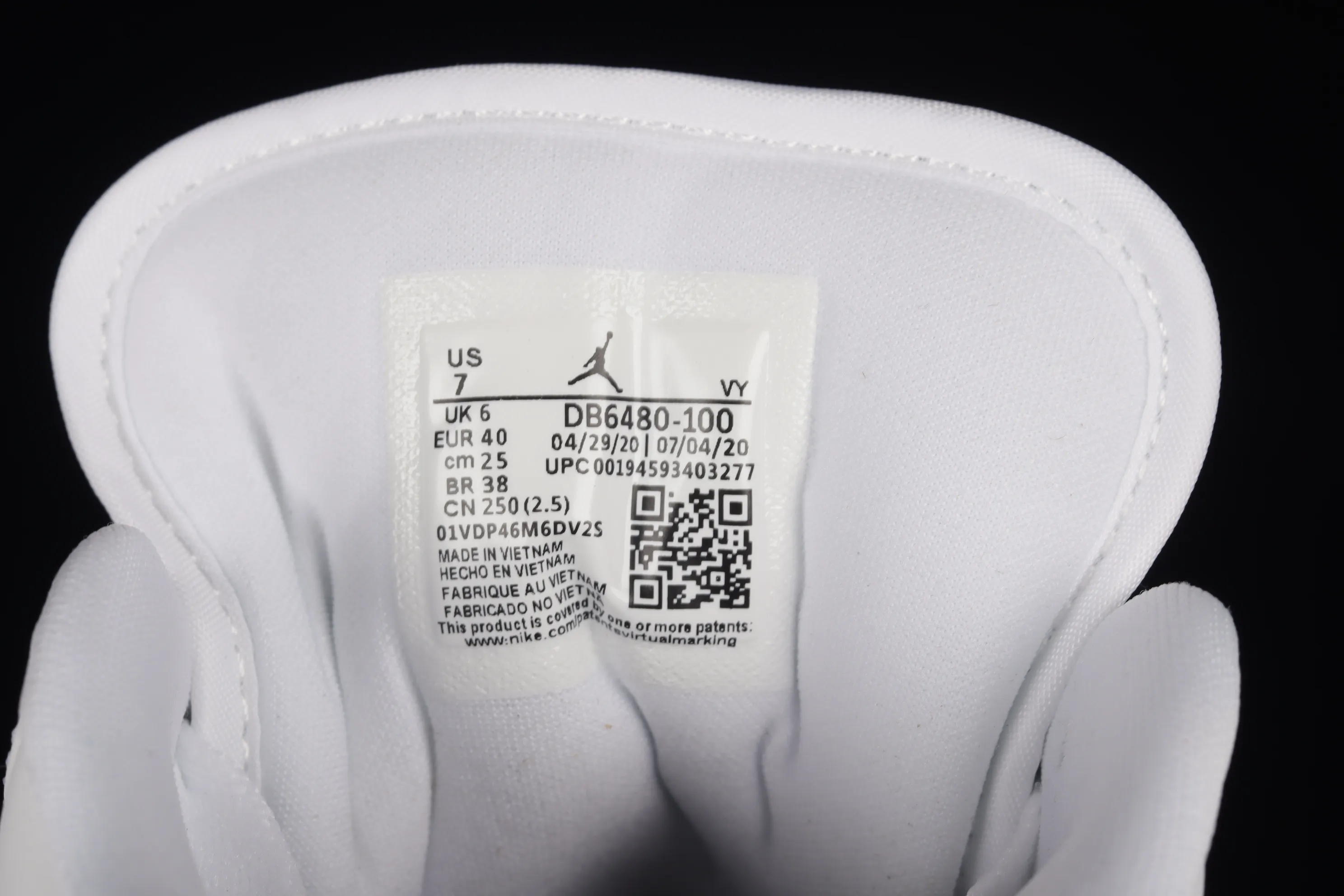 All categories Air Jordan Jordan series basketball shoes Air Jordan 1 Low Air Jordan 1 Low Quilted "Triple White" AJ1 Joe 1 all white low-top basketball shoes DB6480-100